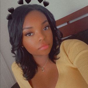 Meet your Posher, Ina